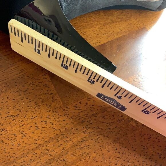 Size 9 peekaboo lace up sandal - Picture 5 of 5